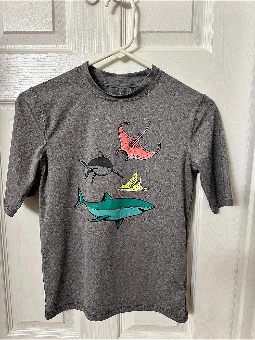 Cat & Jack Boys Shark Graphic Short Sleeve Rash Guard Swim Shirt Gray Boys Large